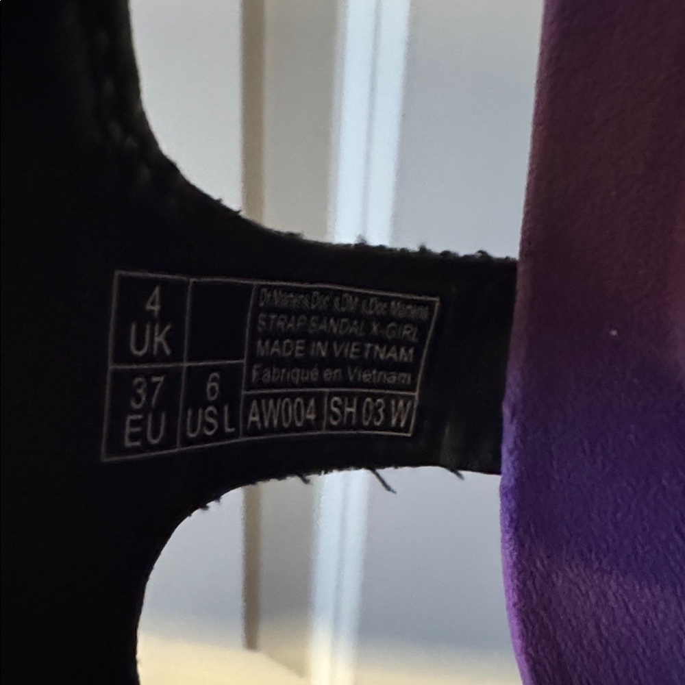 Dr. Martens X-Girl Velvet Platform
Strap Sandals 6 - Picture 11 of 11